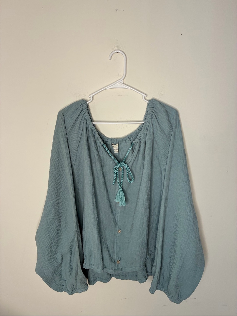 NWT Cato Boho Women’s Size 26/28 Mint Green Crinkle Peasant Tassel Tie Blouse.